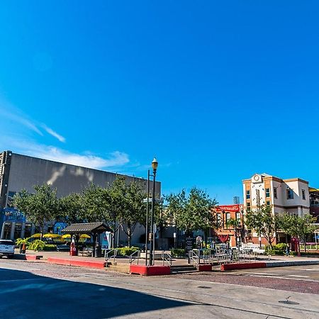 Blue Skies Ahead Quick Walk Into Town And Beach Galveston Luaran gambar